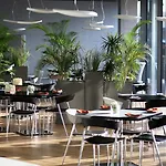 Przystan Hotel&restaurants מלון