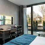 Przystan Hotel&restaurants מלון